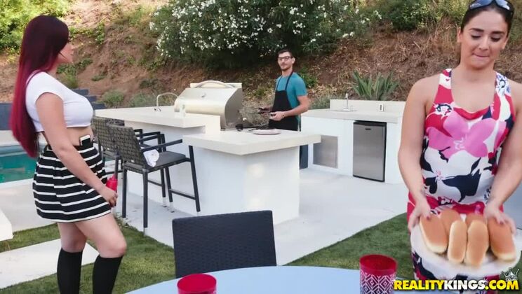 Hot Doggystyle